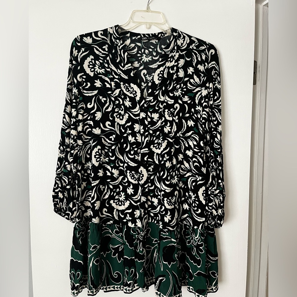 Zara Button Down Front V-neck Floral Long Sleeved Dress